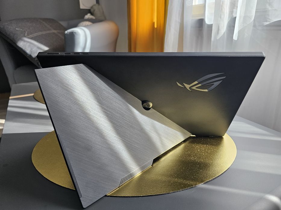 ASUS Rog strix XG16ahpe