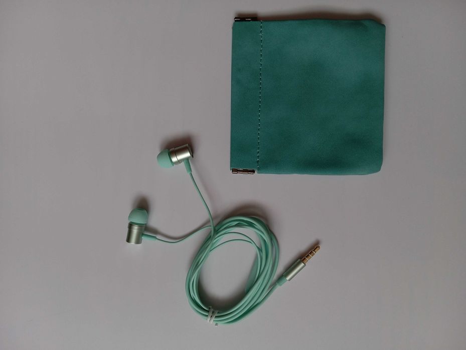 Słuchawki dokanałowe, przewodowe