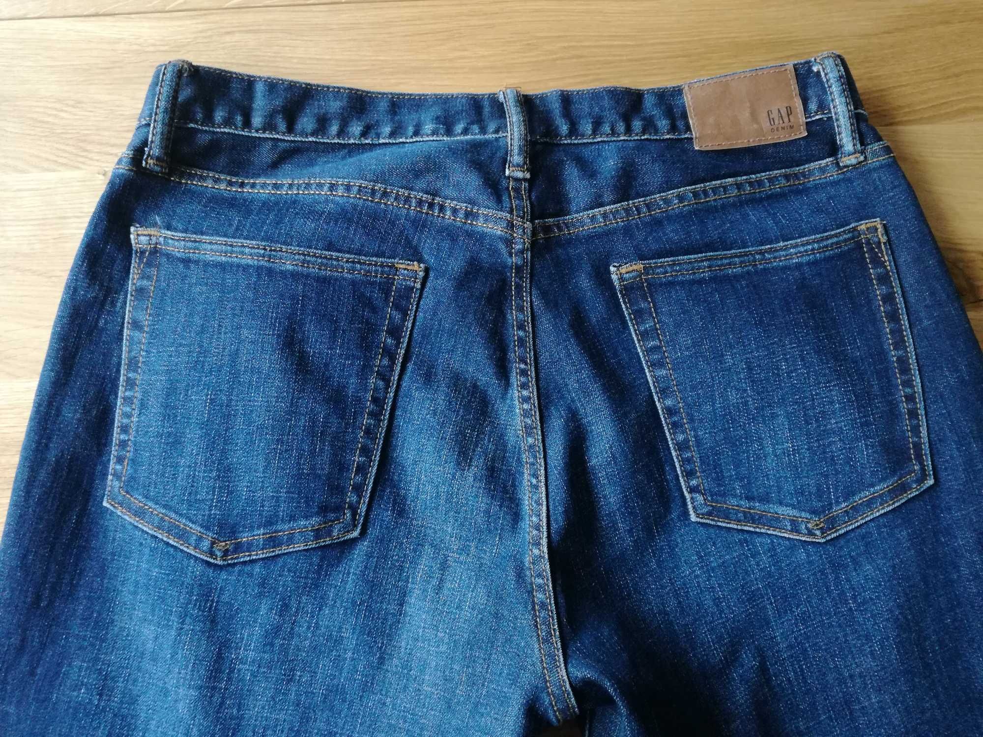 Proste jeansy stan idealny 31x32  Gap