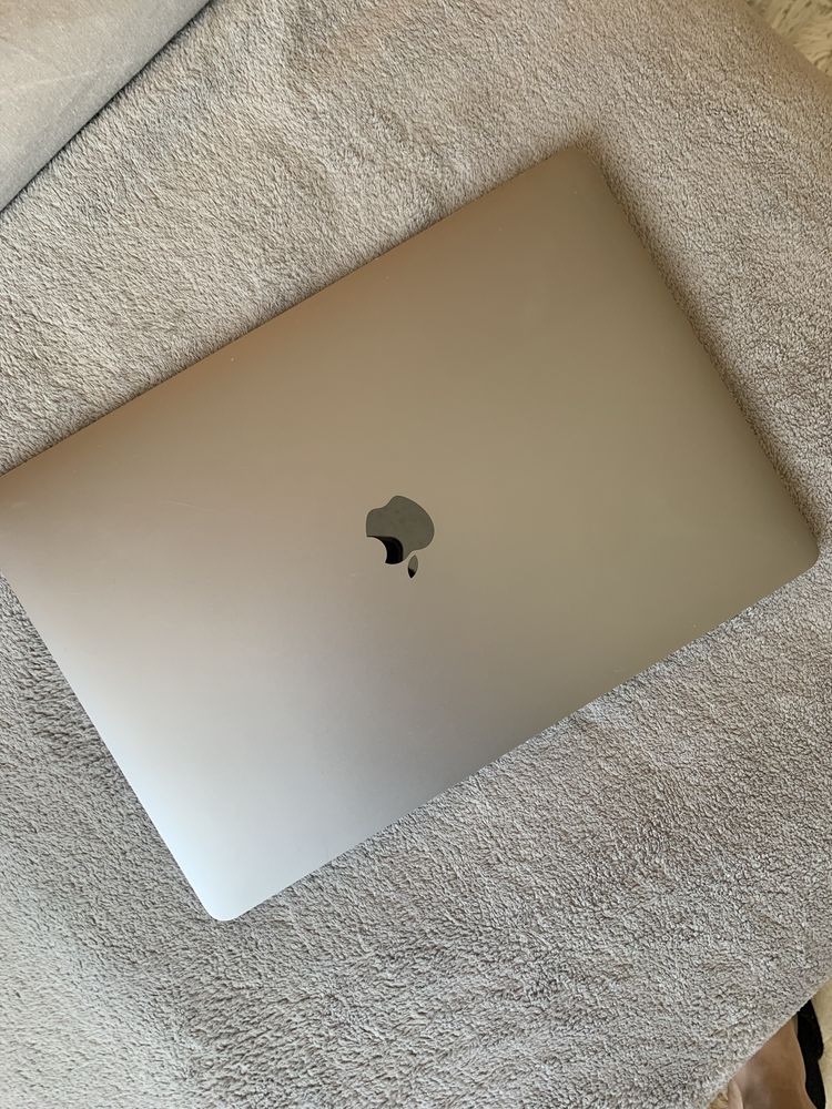 Macbook Pro 15 2017 16gb 512