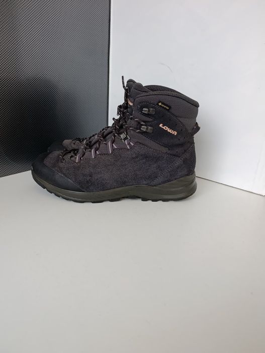 Жіночі трекінгові черевики Lowa gore-tex
