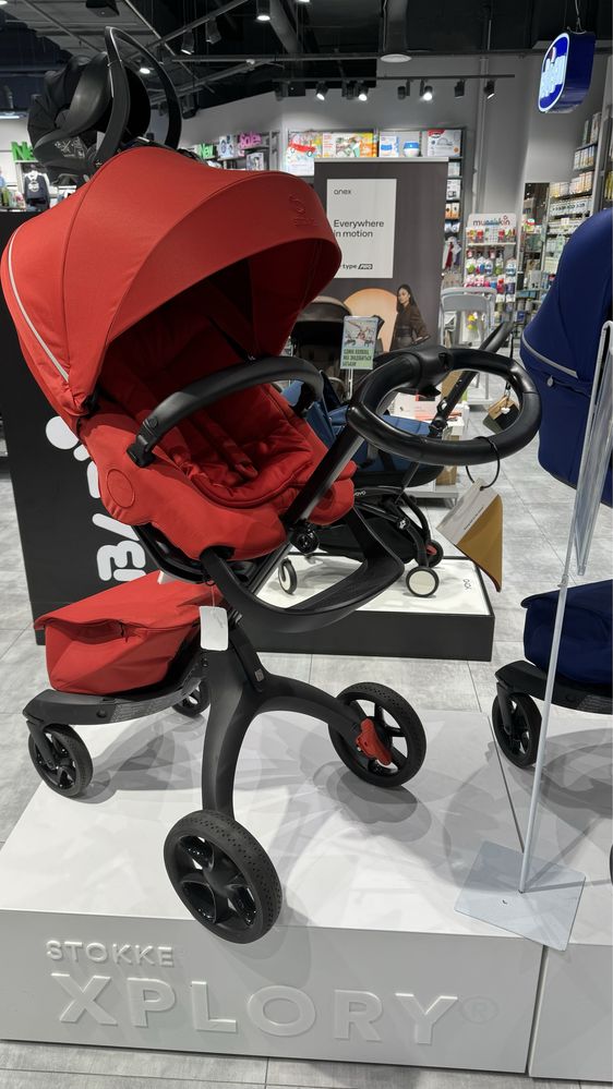 Продам класну коляску/візок Stokke V5 Стокі червоний 2 в 1 б/у