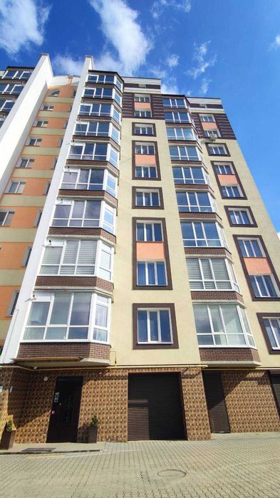 Найдешевша 2 к.кв. в зданій новобудові Виставка.