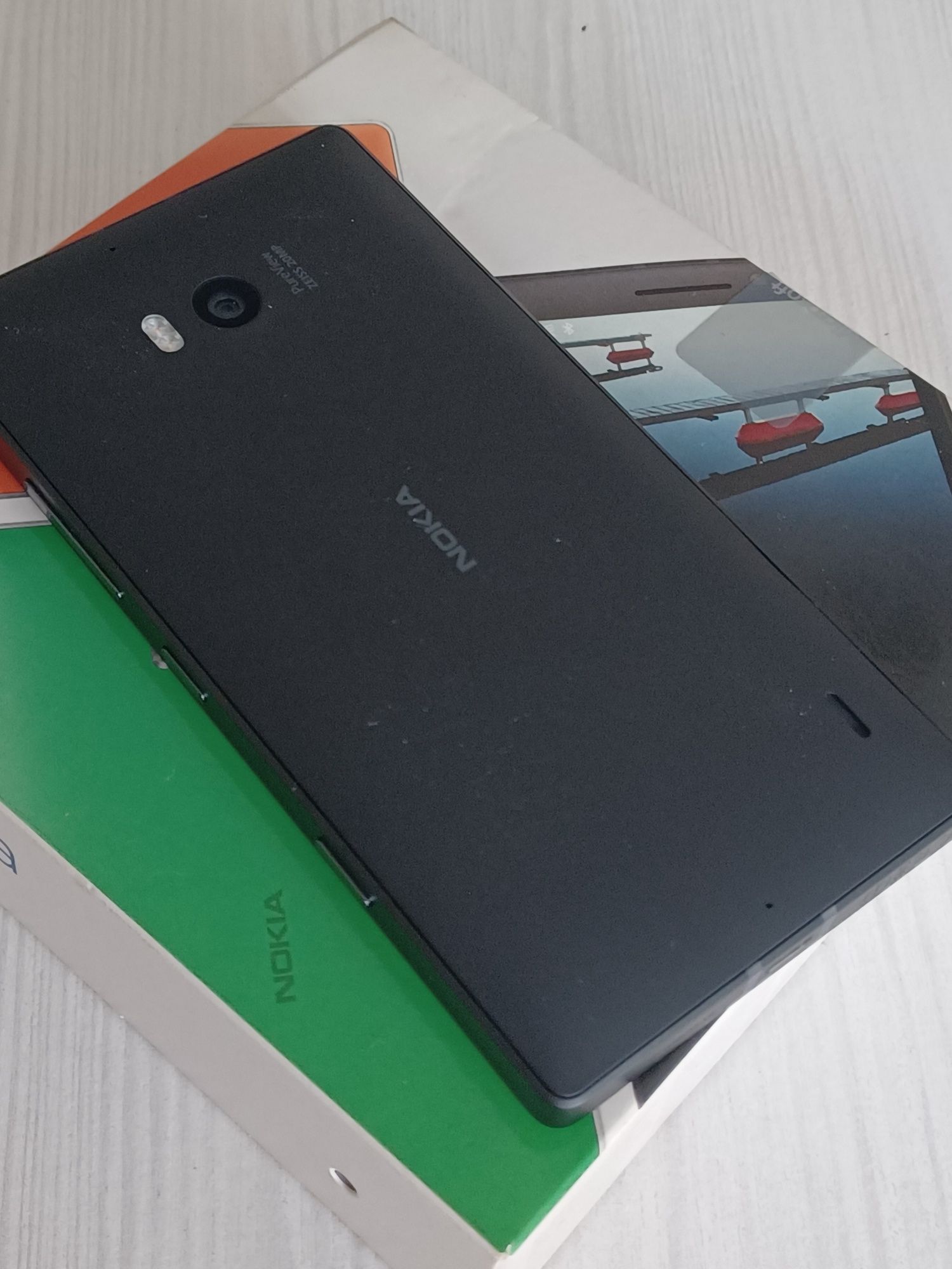 Nokia Lumia 930 + pudełko