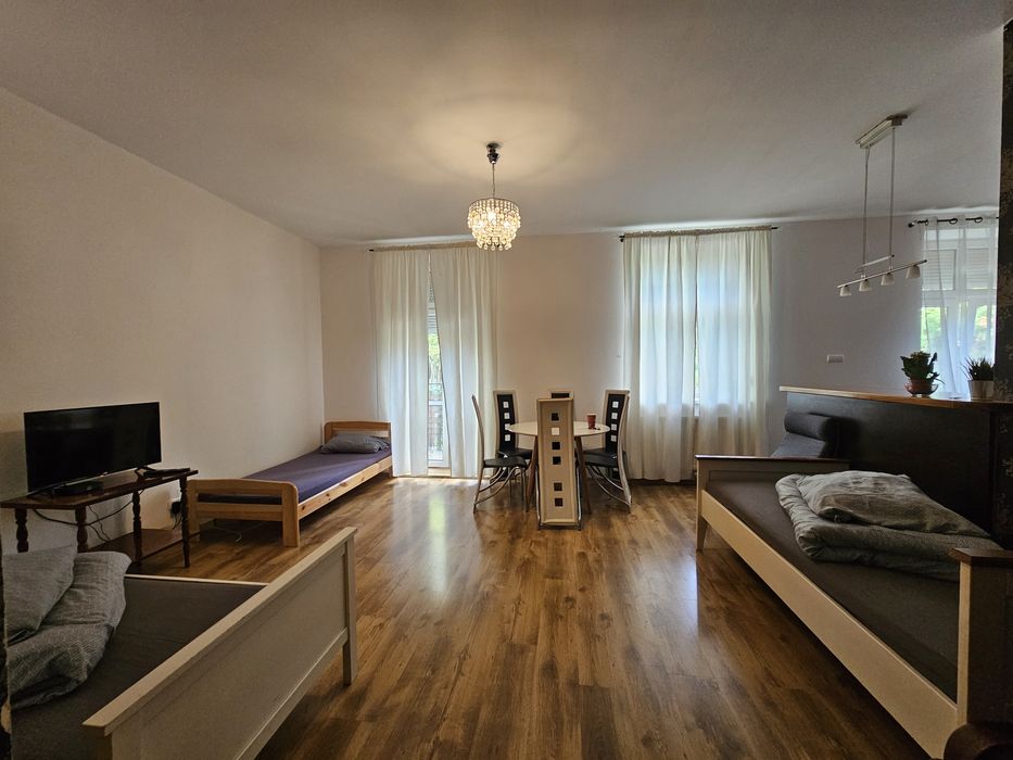 Apartament 3 pokoje z balkonem dla max 9 os. (na doby)