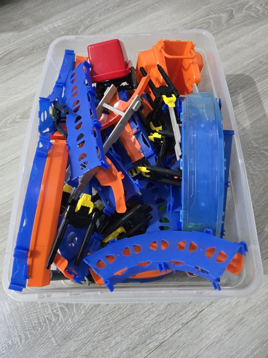 Tory z samochodzikiem