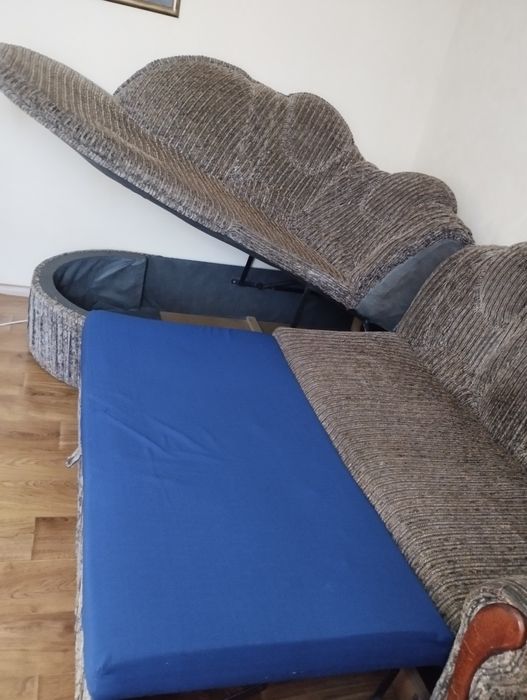 Кут в гостину.Можна як спальний на два місця.