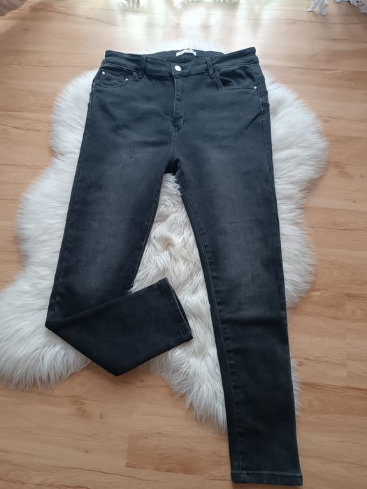 Nowe spodnie jeansowe