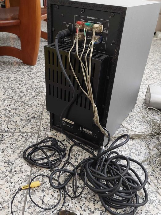 Sistema home cinema Yamaha com leitor DVD