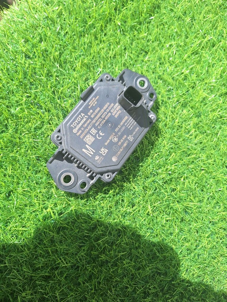 Radar sensor distronic toyota Yaris