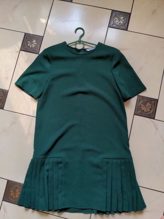 Сукня стильна приємного кольору