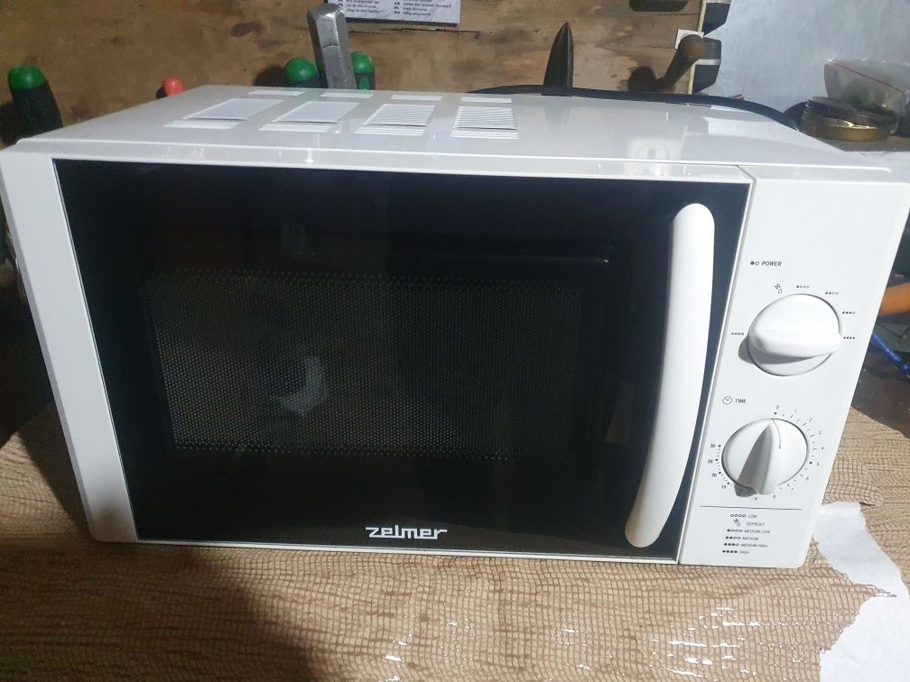 Продам микроволновую печь Zelmer