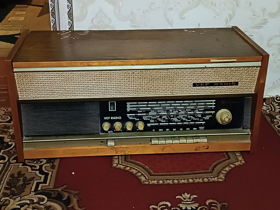 Радіола,vef радио 50 лет октября