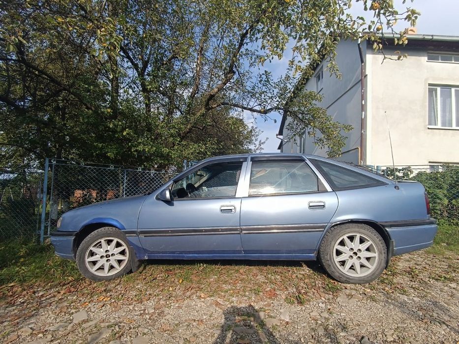 Машина Опель  Вектра А
