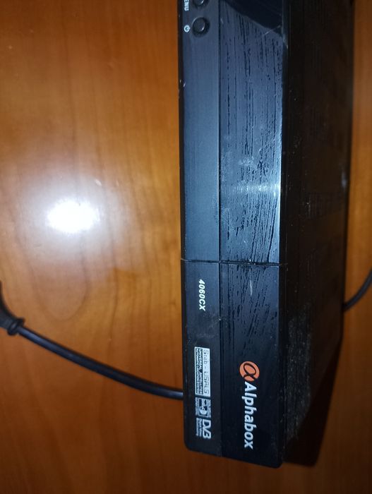 Продам тюнер Alphabox