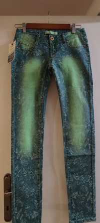 Nowe spodnie xs zielone ,Resalsa