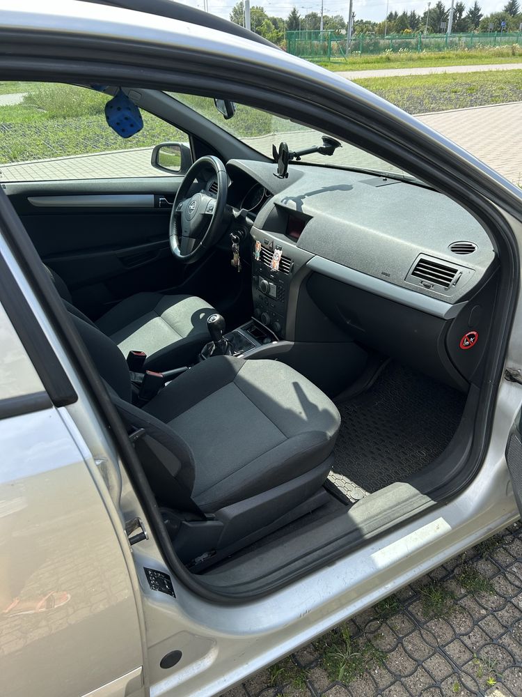 Astra  H 1,9 CDTI kombi