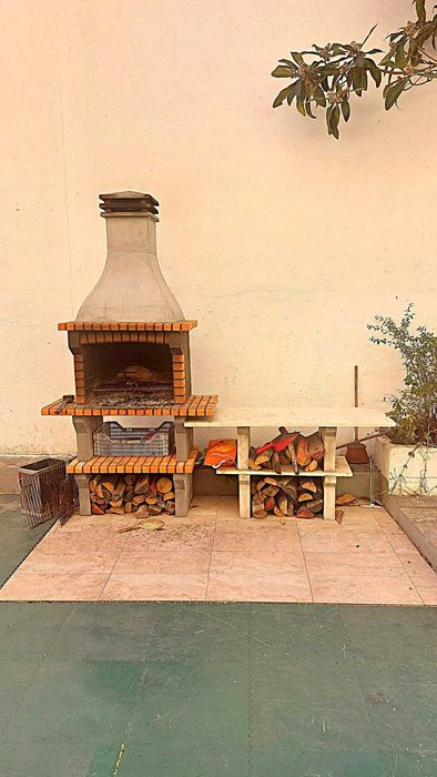 T1 + 1 Remodelado com Terraço de 18m2 - Último Andar, Virado a Sul