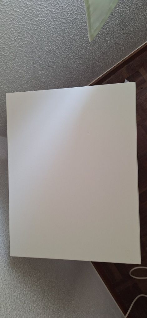 Mesa de cabeceira IKEA