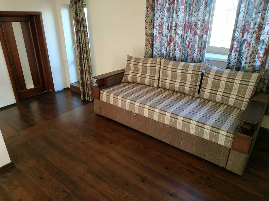 Дом в селе Осещина , Троянда-2