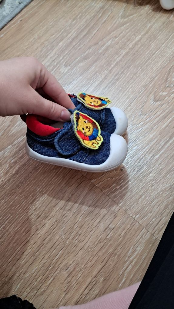 Дитяче взуття різне