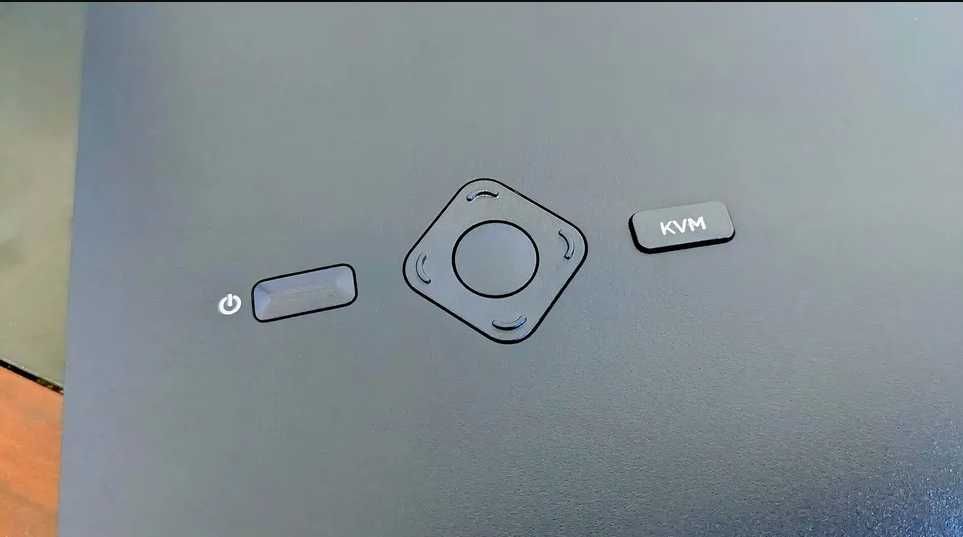 Monitor Omen 27" IPS / 4K e 144Hz / USB-C