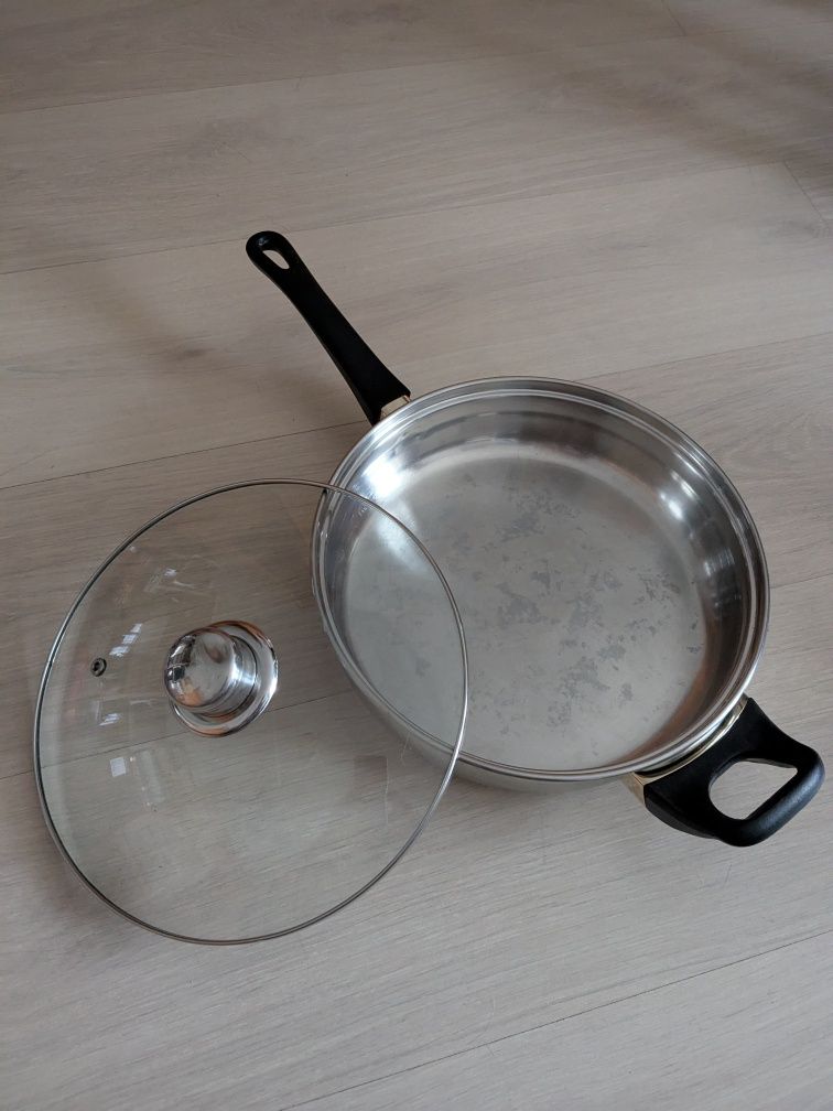 Patelnia z pokrywą 25cm