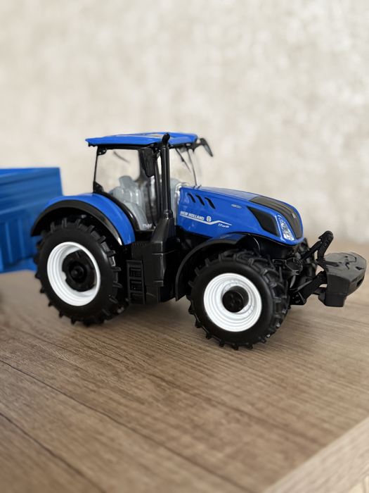 Іграшковий трактор з причепом та сіном Brugaro Farm