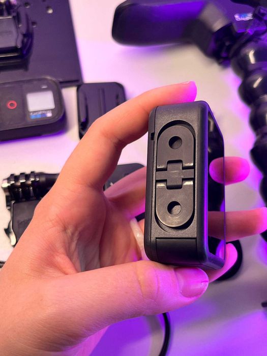 Екшн-камера GoPro Hero 8 з кріпленням-подовжувачем.