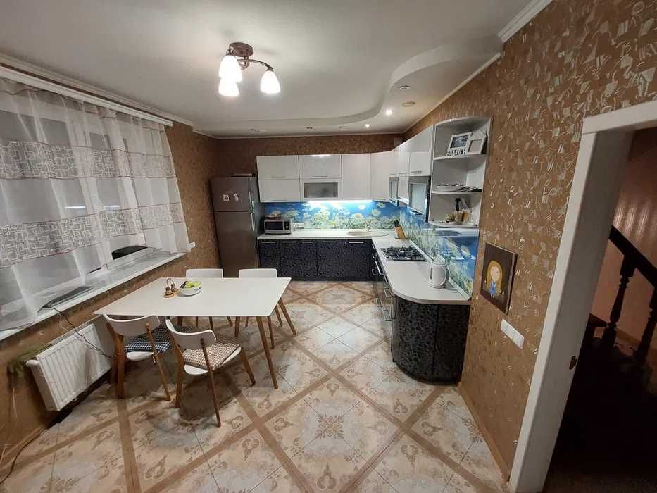 Продам 3эт дом , 300м2 , Немышля, с ремонтом (код 5156)