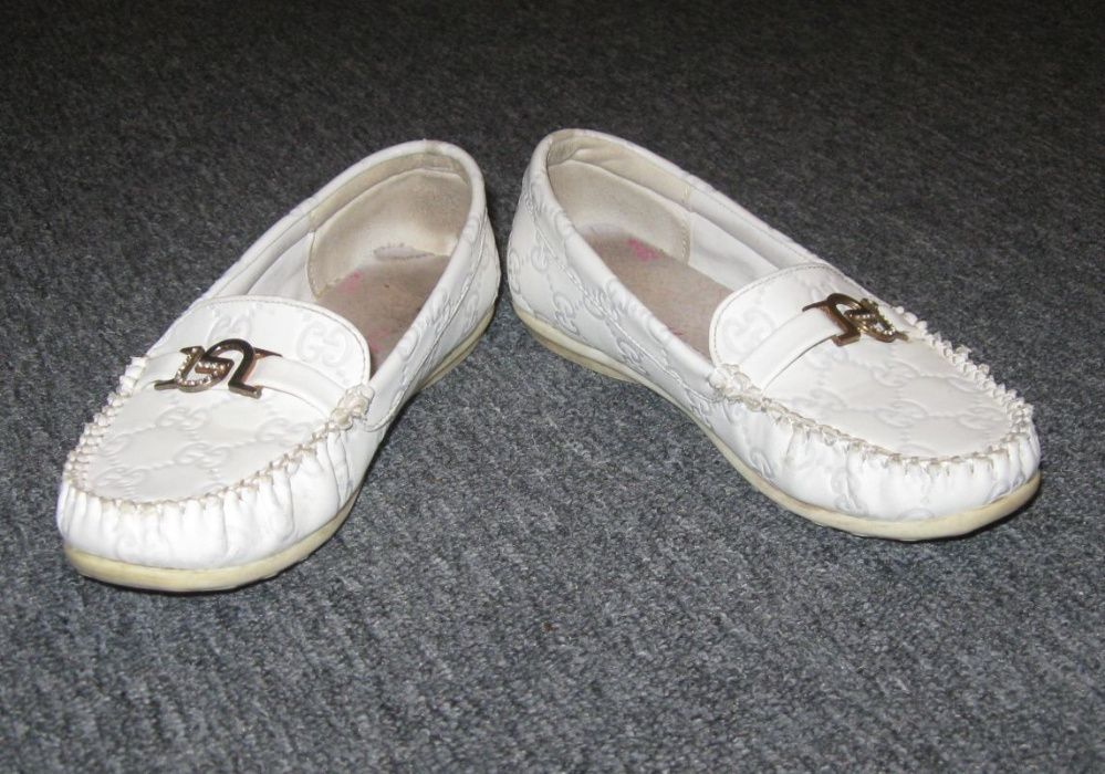 Туфли для девочки белые, б/у, размер 34