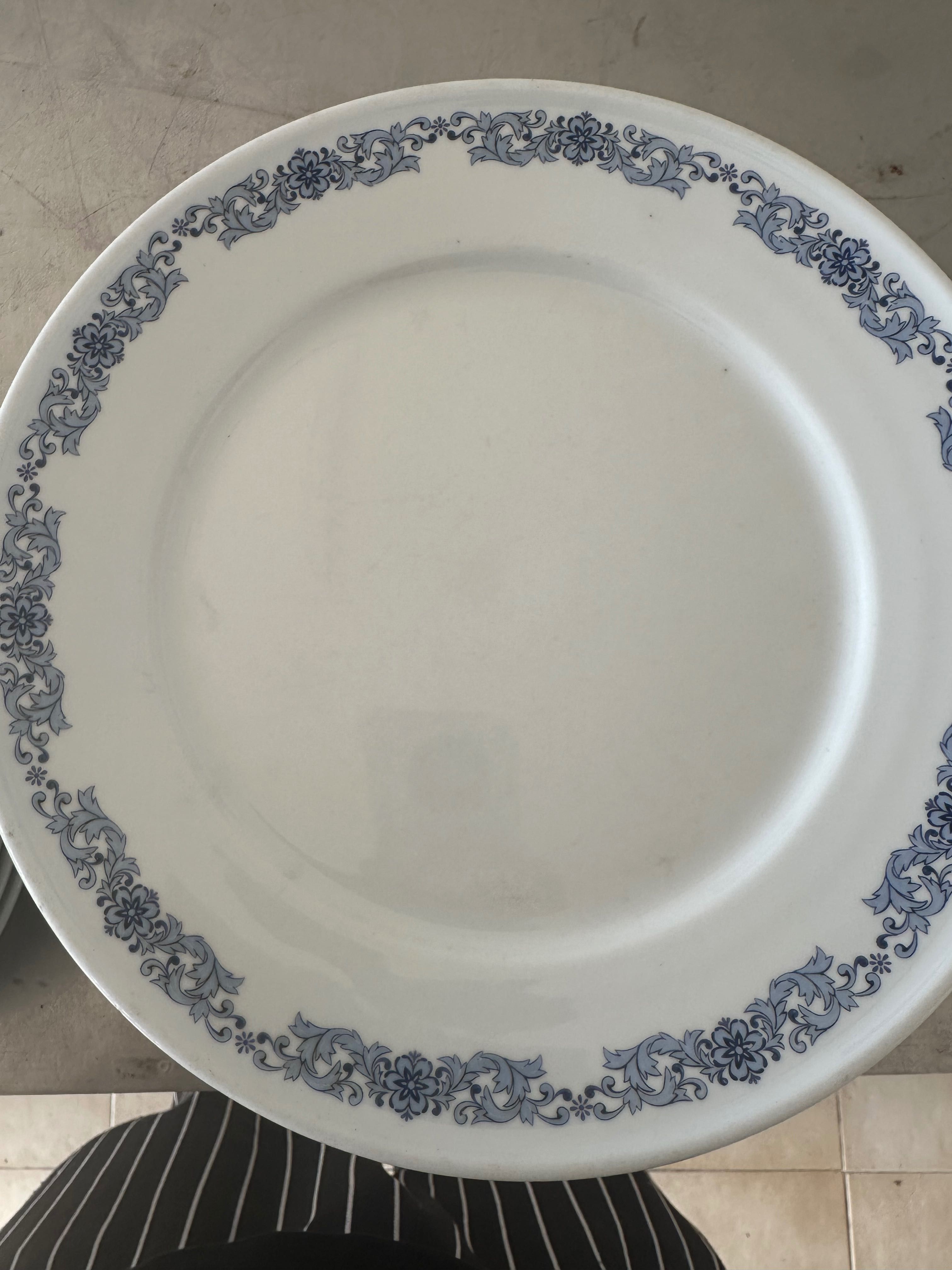 Pratos rasos e sopa