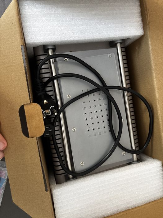 Baku separator do LCD idelany stan