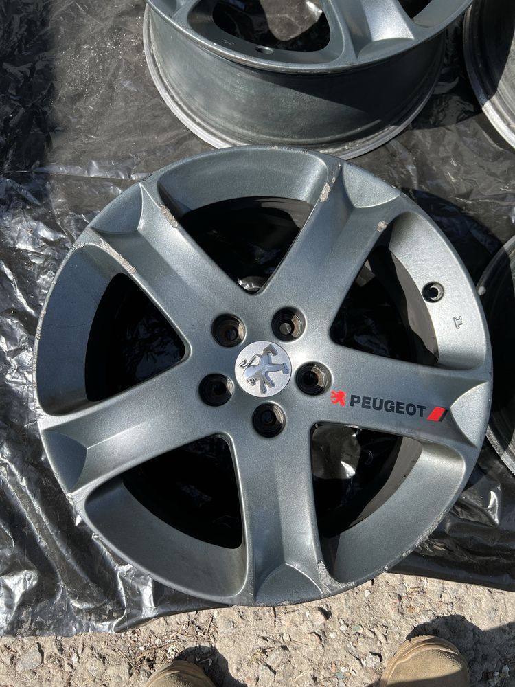 Комплект оригинальных дисков Peugeot 5x108 r17