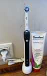 Szczoteczka elektryczna OralB Pro 2000