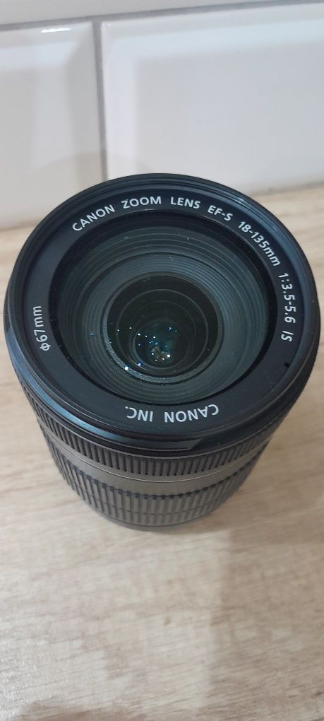 Canona EF-S 18-135mm mm f/3.5-5.6 IS