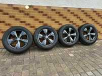 Bridgestone 215/65 R17 з дисками SKODA