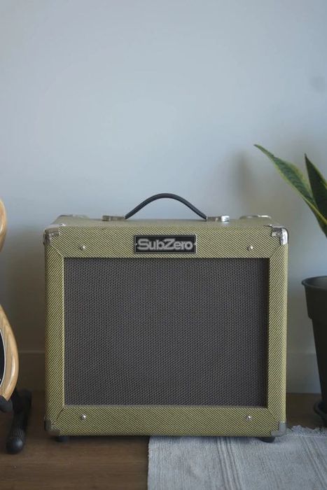 Amplificador de baixo elétrico - SubZero