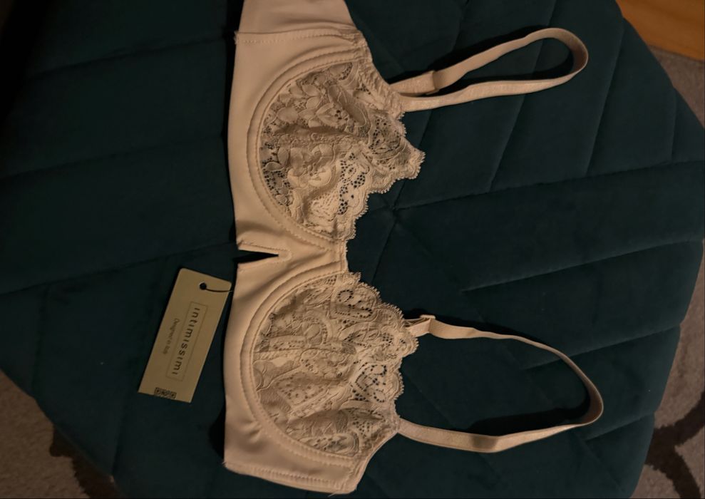 Koronkowy biustonosz balkonetka Denise