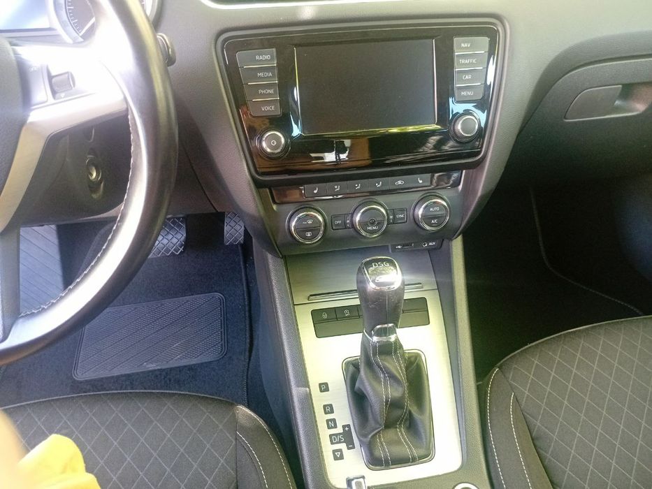 Продам skoda oktavia a7 автомат 1.8