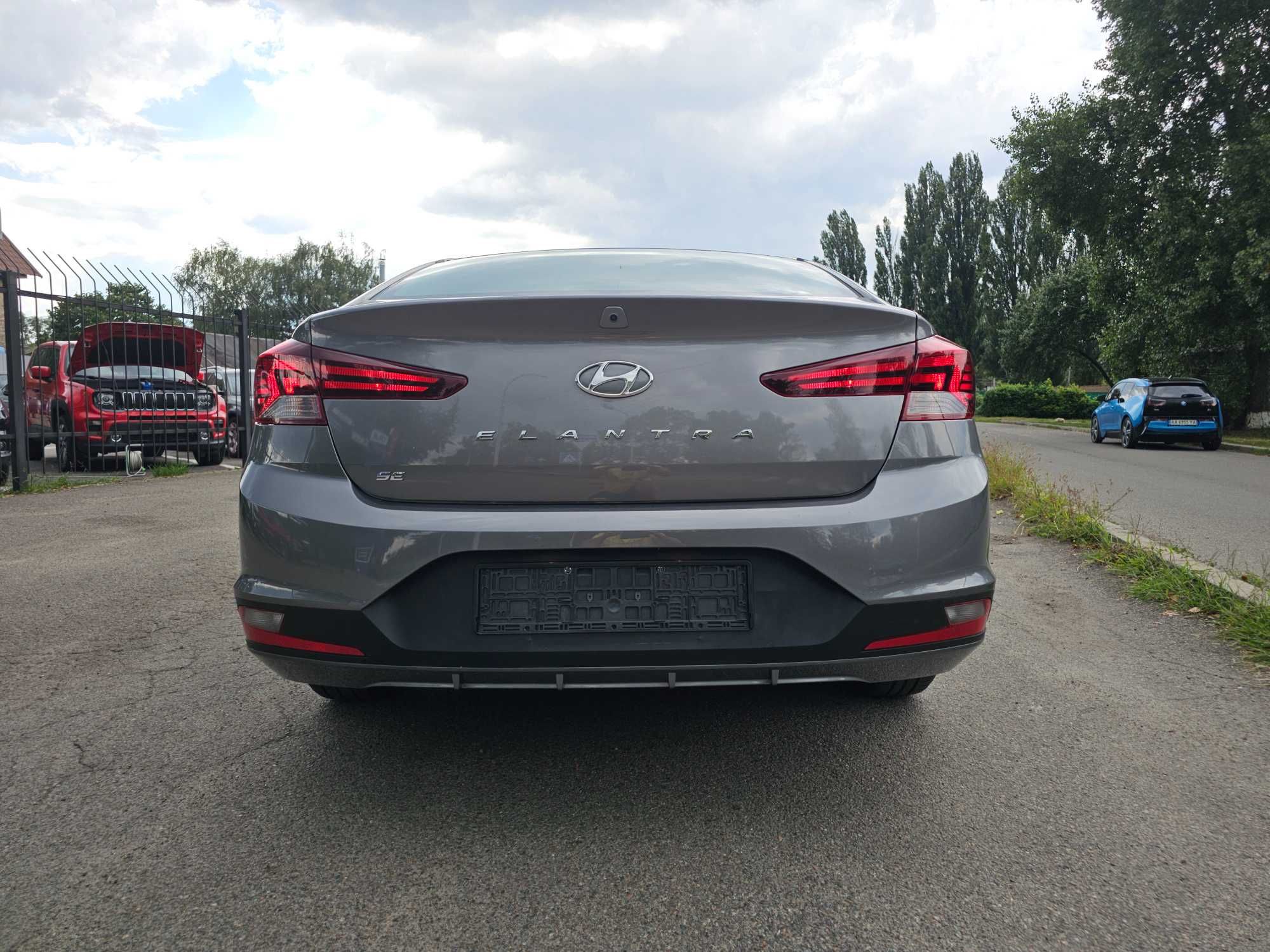Hyundai Elantra SE 2019