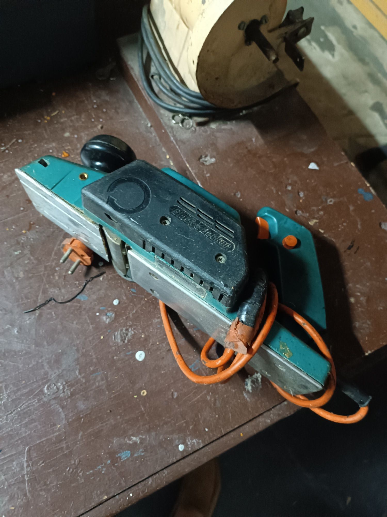 Strug elektryczny Black & Decker