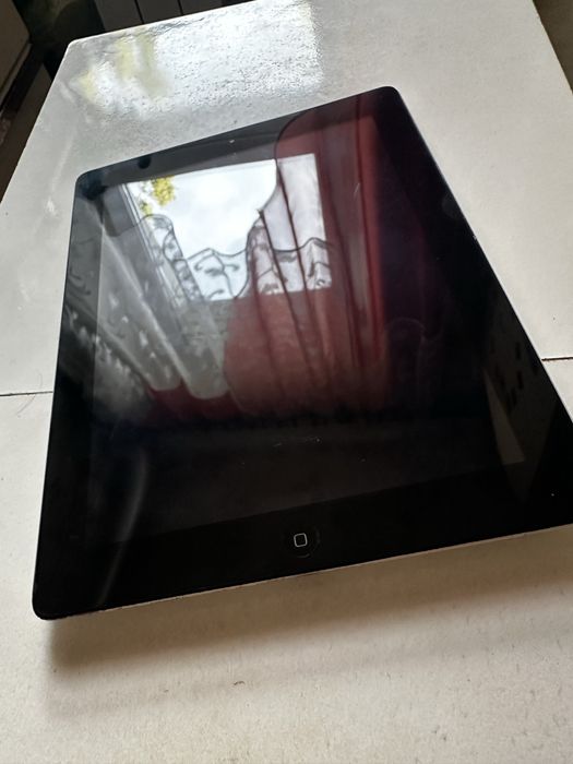 Apple iPad 4 16gb.