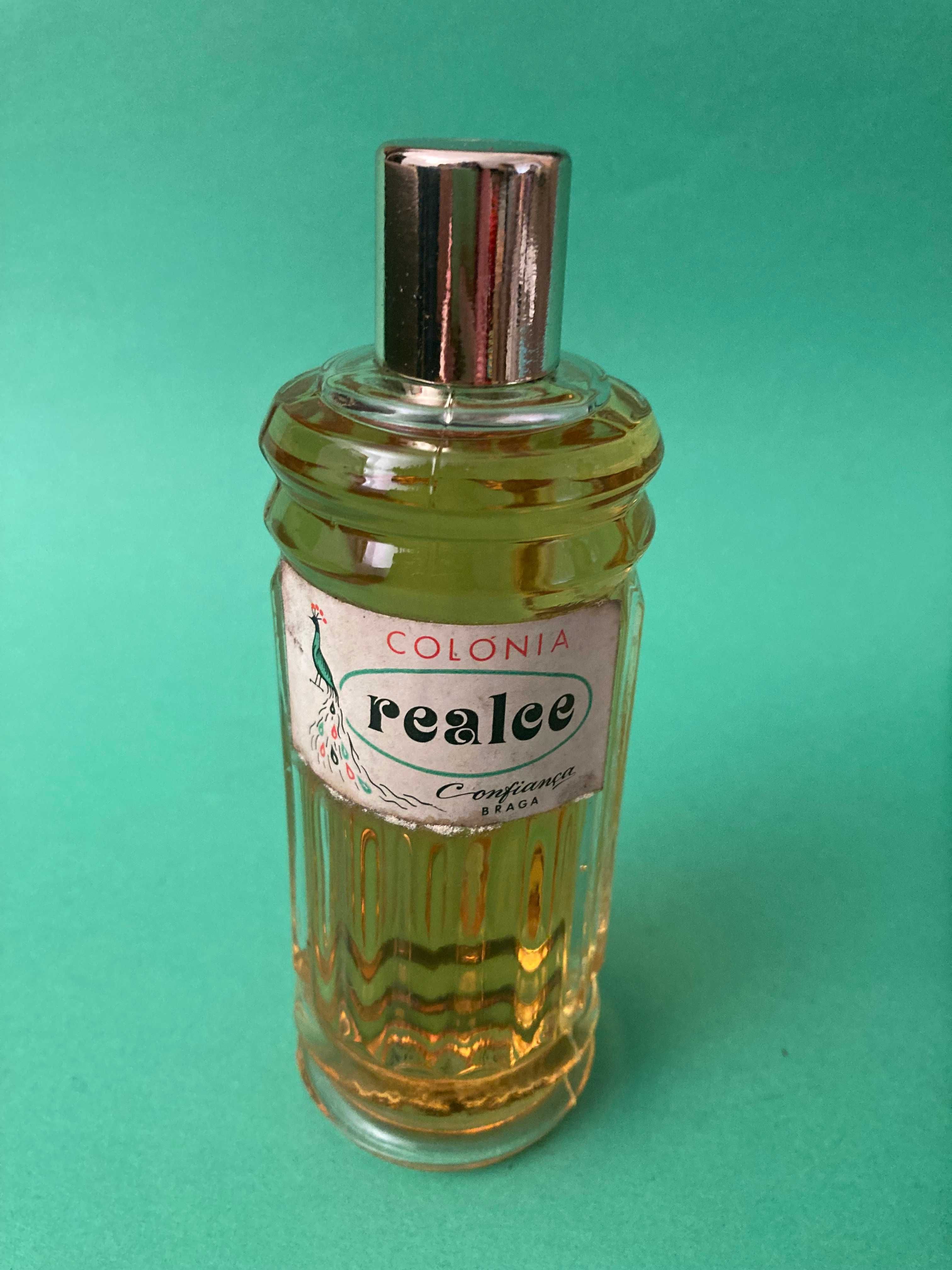 Caixa Frasco Colónia Perfume Realce da Confiança Ach Brito Antiga