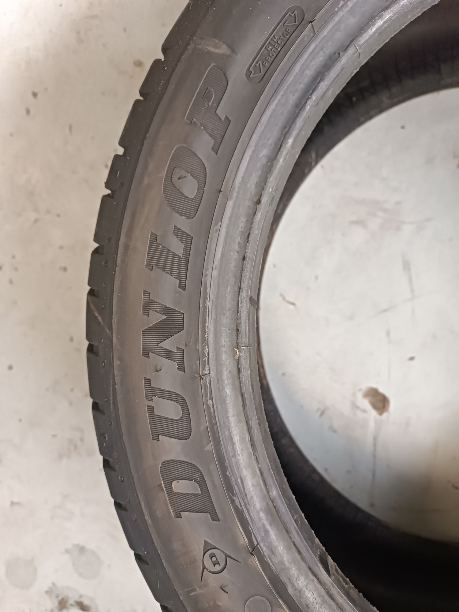 235/45R17 Dunlop Sport Maxx RT  97 Y