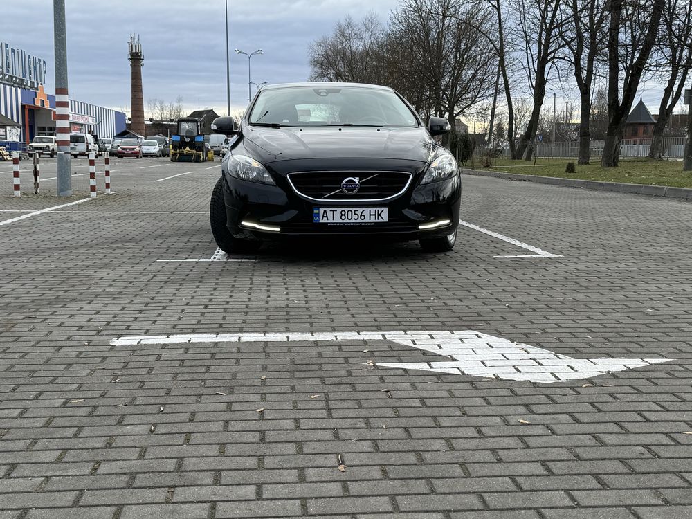 VOLVO V40 2013 РІК