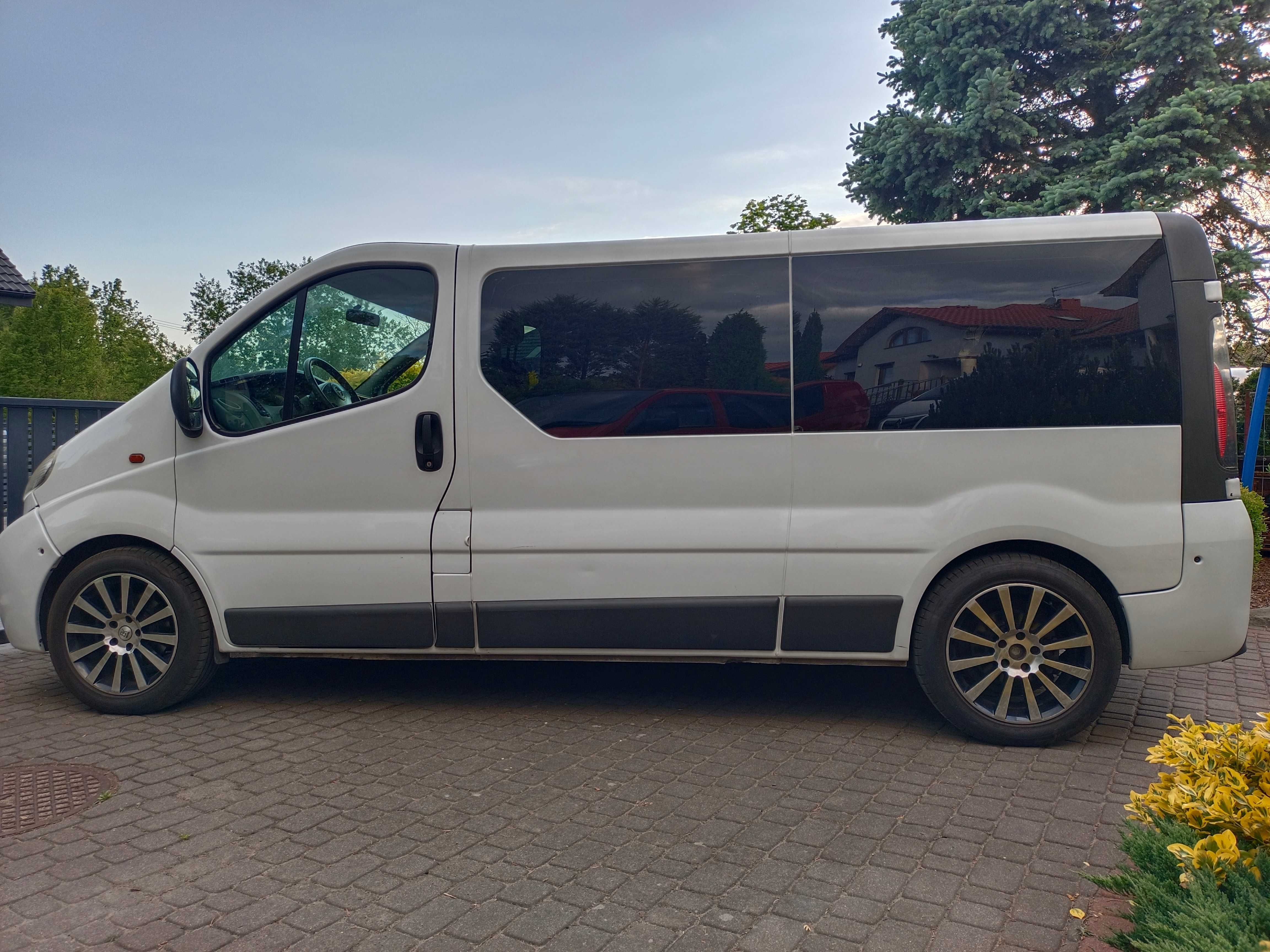 Mini kamper Opel Vivaro long 5 osobowy 2.5 diesel