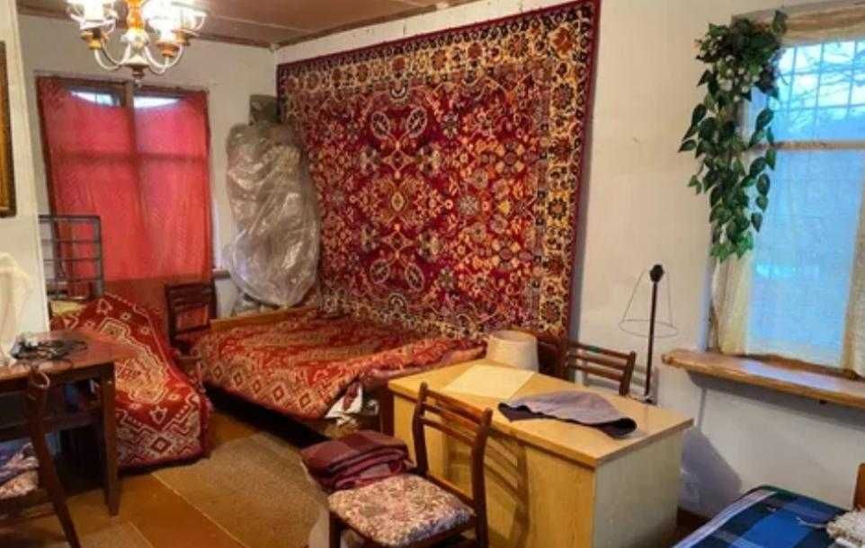 Продаж дачі у тихому місці Високого, в садовому товаристві.