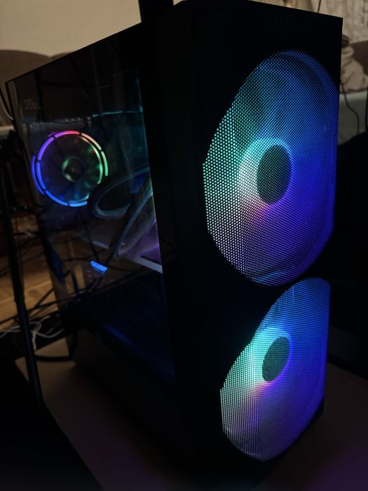 Komputer gamingowy RTX 4070, Ryzen 7 7700x, 32gb ram, 2TB M.2, AIO