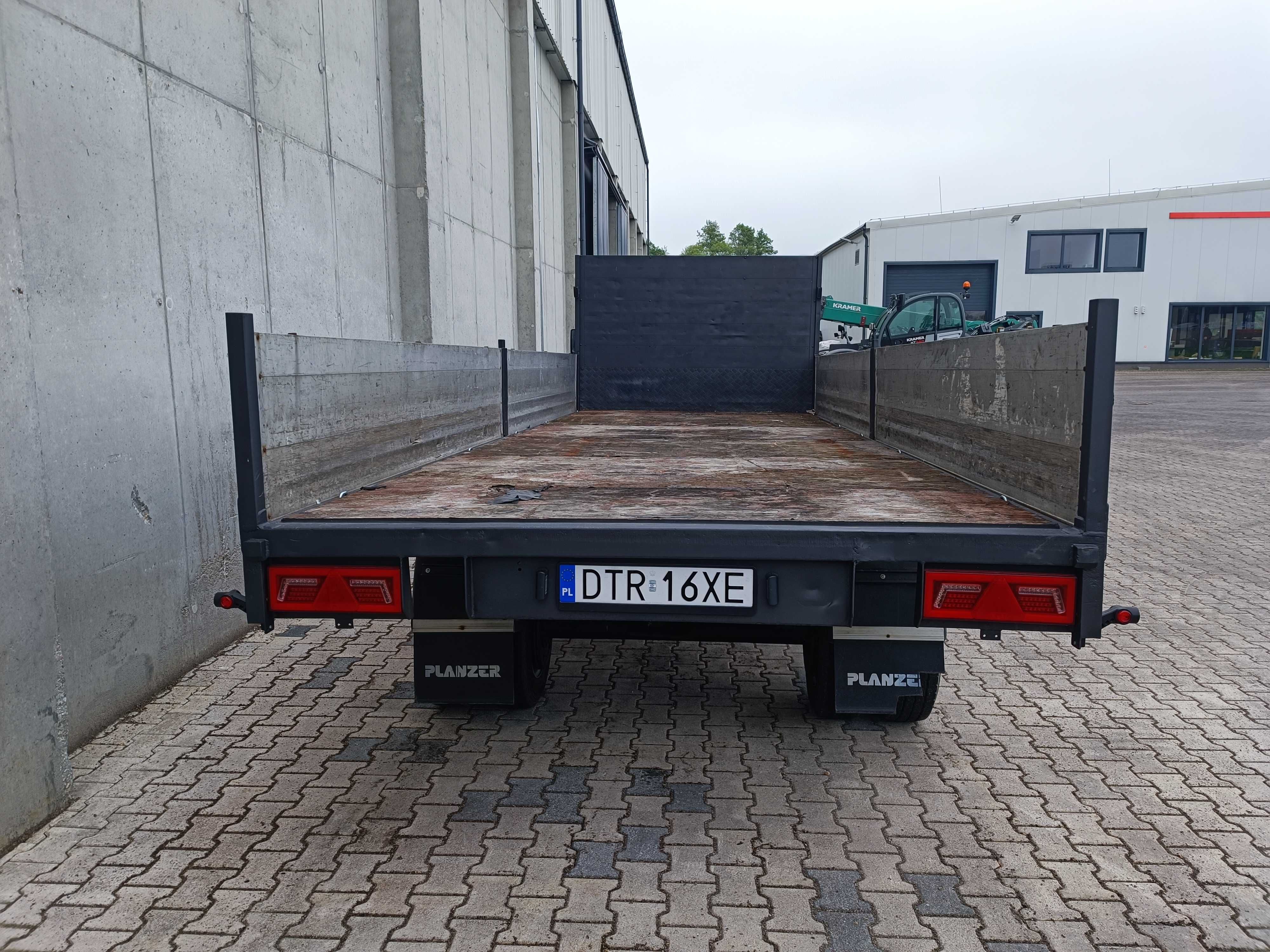 Ciągnik siodłowy Iveco Daily Naczepa mini jednoosiowa B+E DMC 3500kg